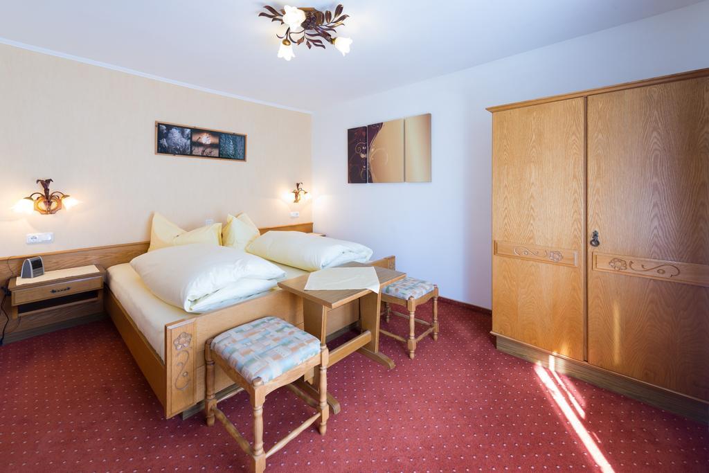 Haus Enzian Apartment Lermoos Phòng bức ảnh